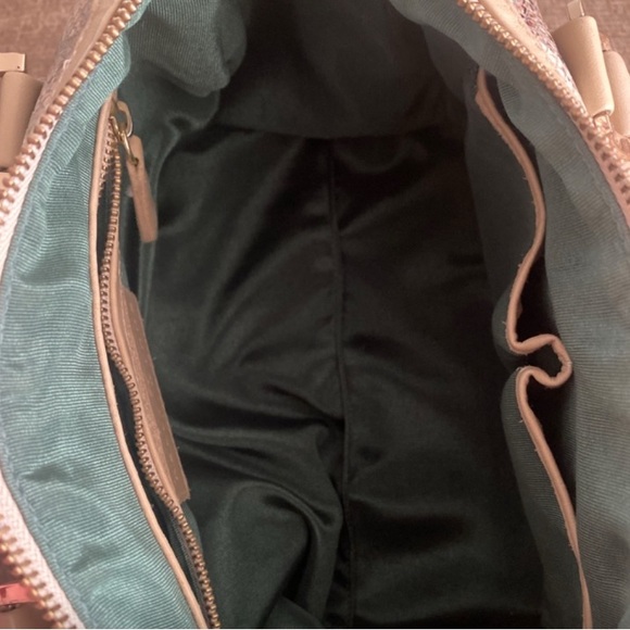 Kelly Wynne Handbag - Picture 6 of 9